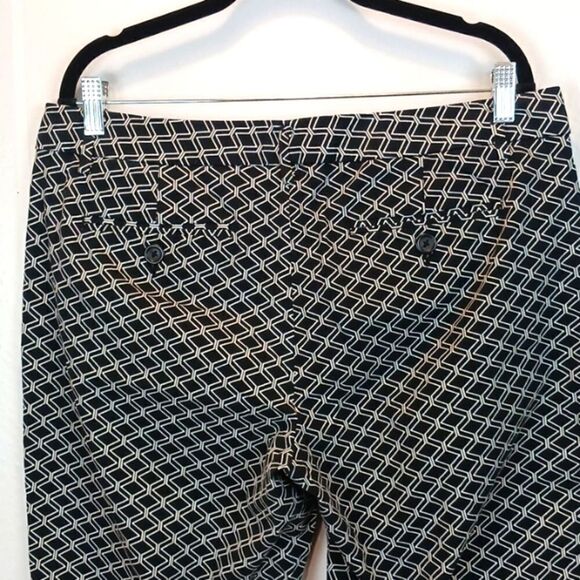 A.N.A  A New Approach  mid- rise black & white  straight leg cropped pants sz 12 - Picture 5 of 10